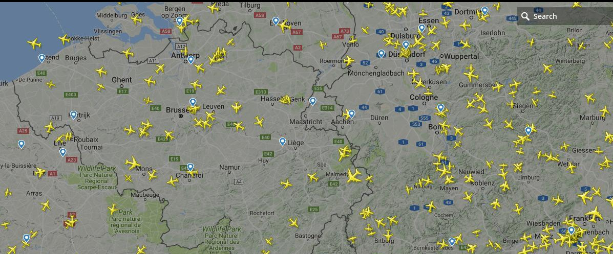  Seen on the website flightradar24.com, the Belgian airspace is empty and planes are redirected to the neighboring airports 