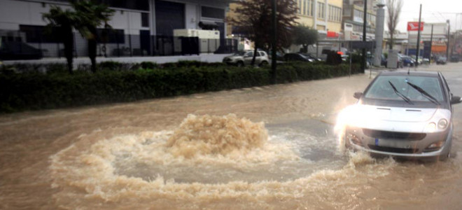 Στην Αθήνα της ταλαιπωρίας -Χάος στους δρόμους -Ποιοι δρόμοι πλημμύρισαν