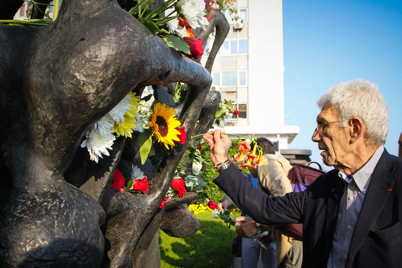   59006] The German consulate condemned the pbader-by, while Mayor Boutaris declared in his declarations that such actions 