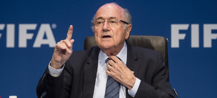 «Βόμβα» Μπλάτερ: Παραιτήθηκε από την προεδρία της FIFA [βίντεο]