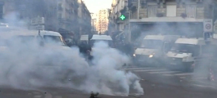 Γαλλία: Επεισόδια στο Παρίσι -Χιλιάδες διαδηλωτές στους δρόμους κατά της αστυνομικής βίας [βίντεο]