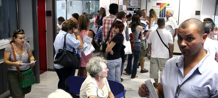 Σε δύο δόσεις θα πληρώσουν οι φορολογούμενοι την «λυπητερή» της νέας έκτακτης εισφοράς