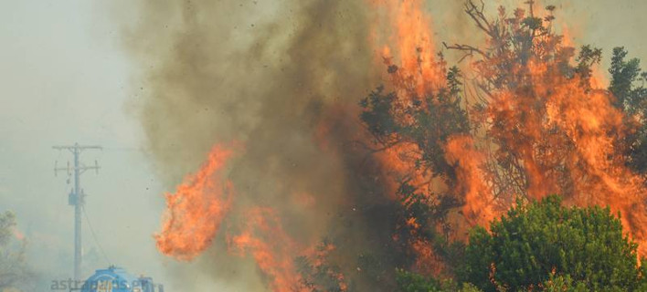 Σε ύφεση η πυρκαγιά στην Χίο - Σε επιφυλακή όλο το βράδυ υπό τον φόβο των αναζωπυρώσεων