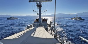 Φρεγάτα στο Αιγαίο