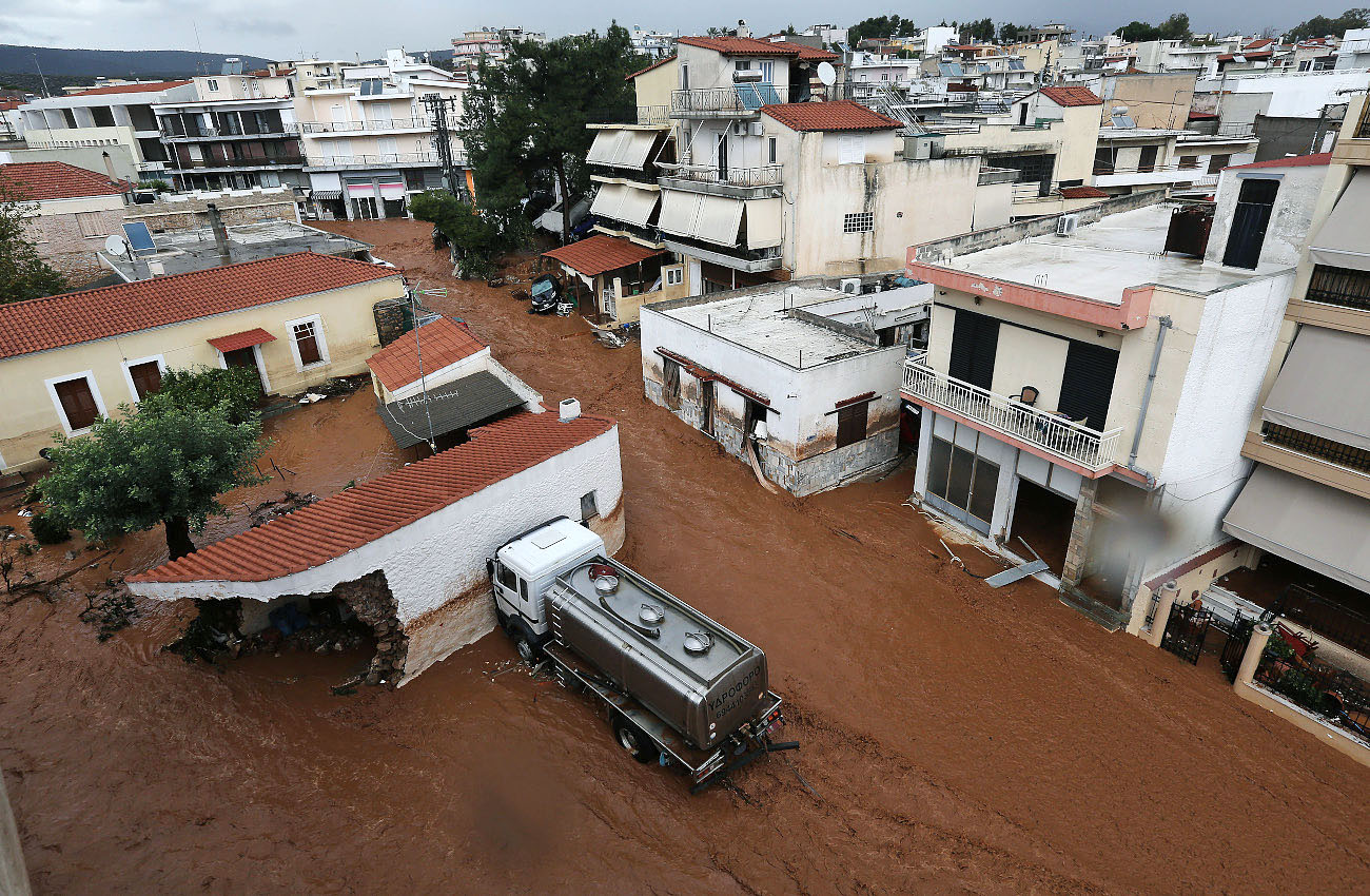 Ξεκινά η δίκη για την φονική πλημμύρα στην Μάνδρα -Στο εδώλιο Δούρου ...