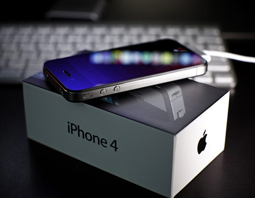 Τζομπς: «Σήμερα η Apple εφευρίσκει ξανά το κινητό τηλέφωνο» | iefimerida.gr 4