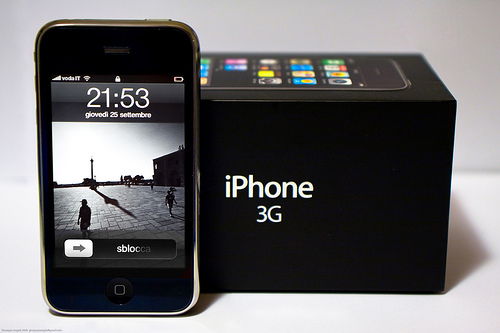 Τζομπς: «Σήμερα η Apple εφευρίσκει ξανά το κινητό τηλέφωνο» | iefimerida.gr 1
