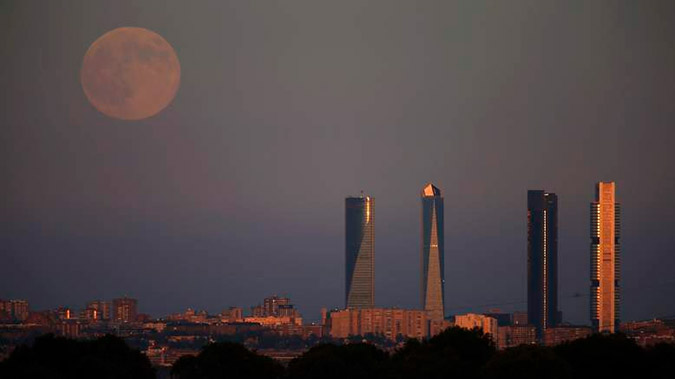 Η πανσέληνος του Αυγούστου μάγεψε όλη τη Γη -Απίστευτης ομορφιάς φωτογραφίες από όλο τον κόσμο [εικόνες] | iefimerida.gr 4