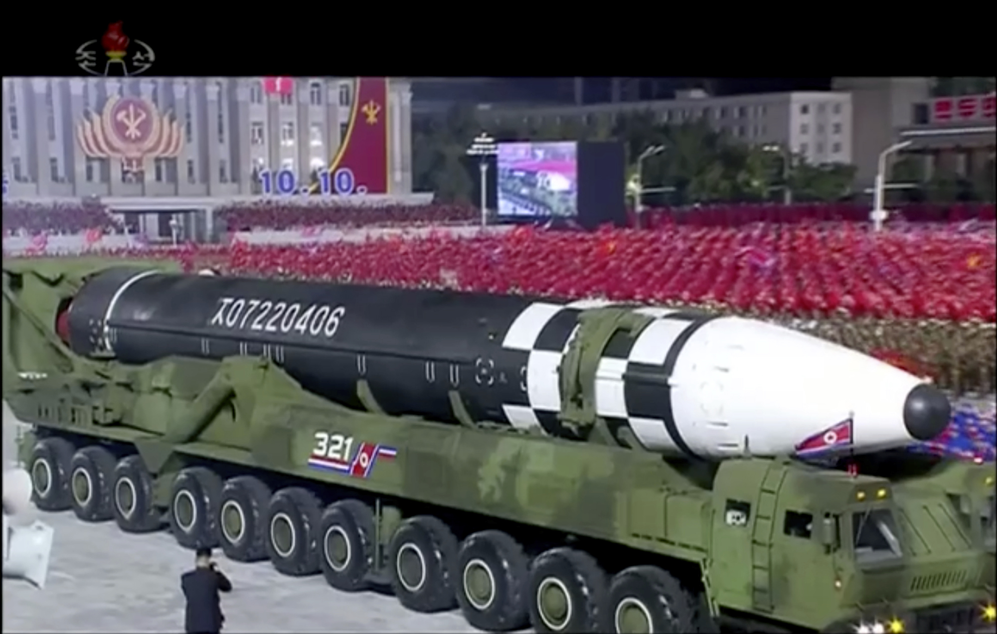 Ο Κιμ Γιονγκ Ουν προειδοποίησε ότι θα χρησιμοποιήσει το νέο πύραυλο και το υπόλοιπο οπλοστάσιό του αν δεχθεί η χώρα του απειλές