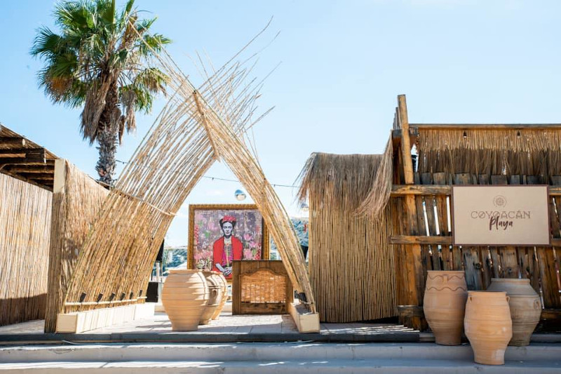 Coyoacan Playa: Το στέκι στη Βάρκιζα που θυμίζει εξωτικό ...