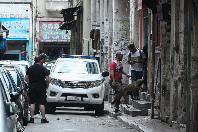 ΕΛΑΣ επιχείρηση σε εγκαταλελειμμένο κτίριο 