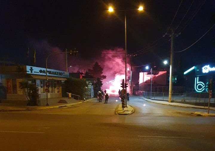 Fires and tension in Aspropyrgos on Christmas night