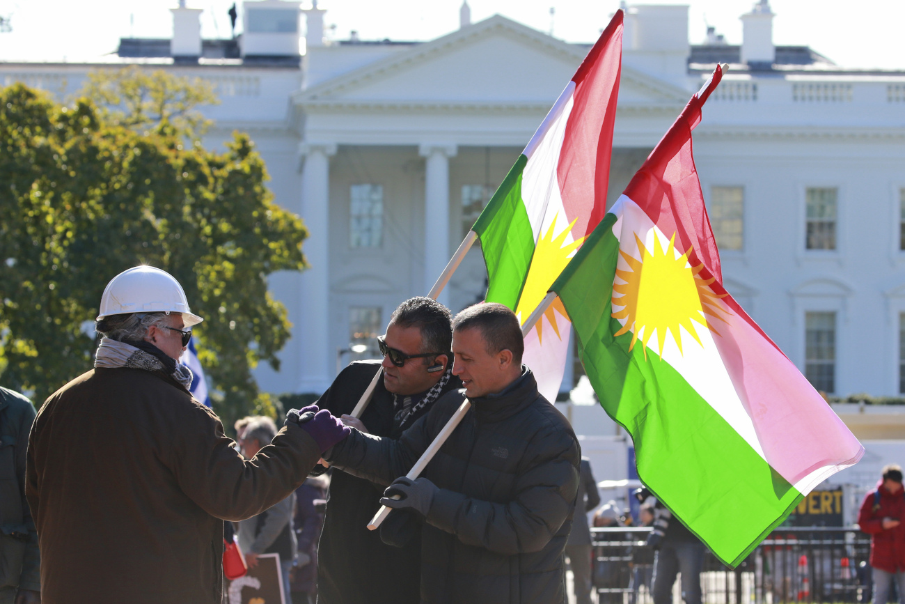  Κούρδοι διαμαρτύρονται έξω από τον Λευκό Οίκο