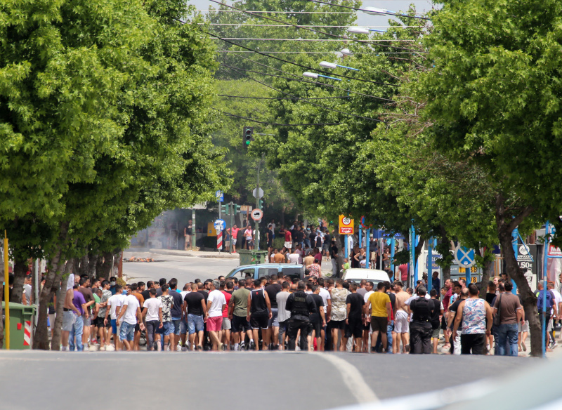 Larissa Tension and fires in the Roma settlement in Nea Smyrni 