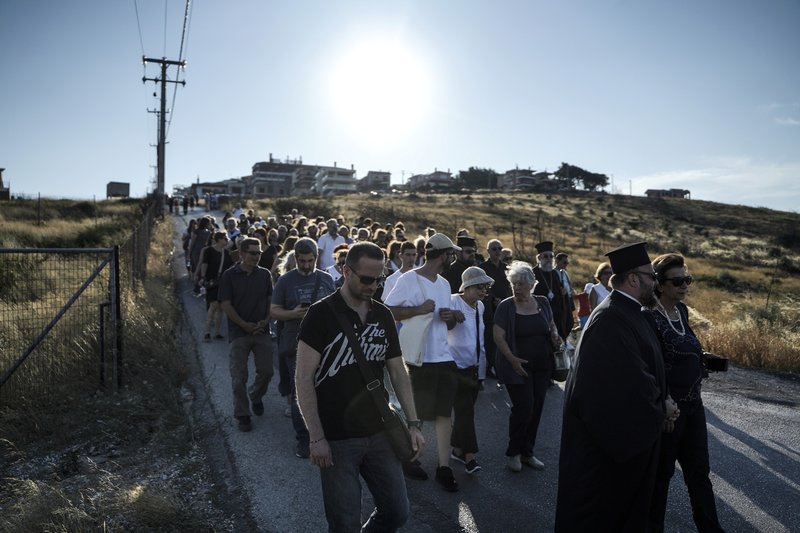 ÎÎºÎ±ÏÎ¿Î½ÏÎ¬Î´ÎµÏ ÎºÎ¬ÏÎ¿Î¹ÎºÎ¿Î¹ Î­ÎºÎ±Î½Î±Î½ ÏÎ¹ÏÏÎ·Î»Î® ÏÎ¿ÏÎµÎ¯Î± Î¼Î½Î®Î¼Î·Ï, ÏÎµÏÎ½ÏÎ½ÏÎ±Ï Î±ÏÏ ÏÎ¹Ï ÏÎµÏÎ¹Î¿ÏÎ­Ï ÏÎ¿Ï ÎµÎ³ÎºÎ»ÏÎ²Î¯ÏÏÎ·ÎºÎ±Î½ Î¬Î½Î¸ÏÏÏÎ¿Î¹ ÎºÎ±Î¹ ÎºÎ¬Î·ÎºÎ±Î½ Î±Î²Î¿Î®Î¸Î·ÏÎ¿Î¹. 