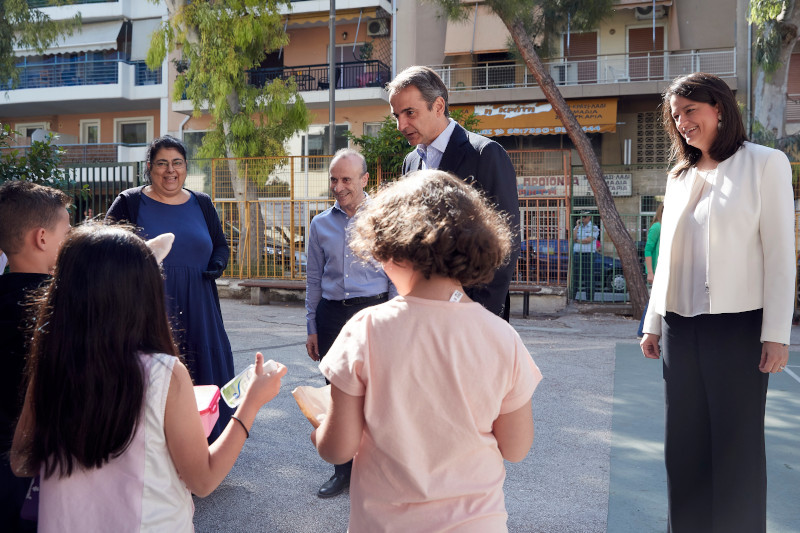 Ο Κυριάκος Μητσοτάκης με τη Νίκη Κεραμέως