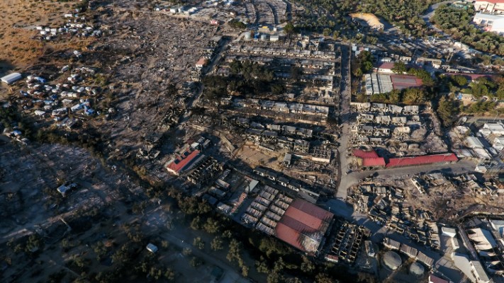 Μόρια: Πέντε συλλήψεις Αφγανών για τον εμπρησμό του ...