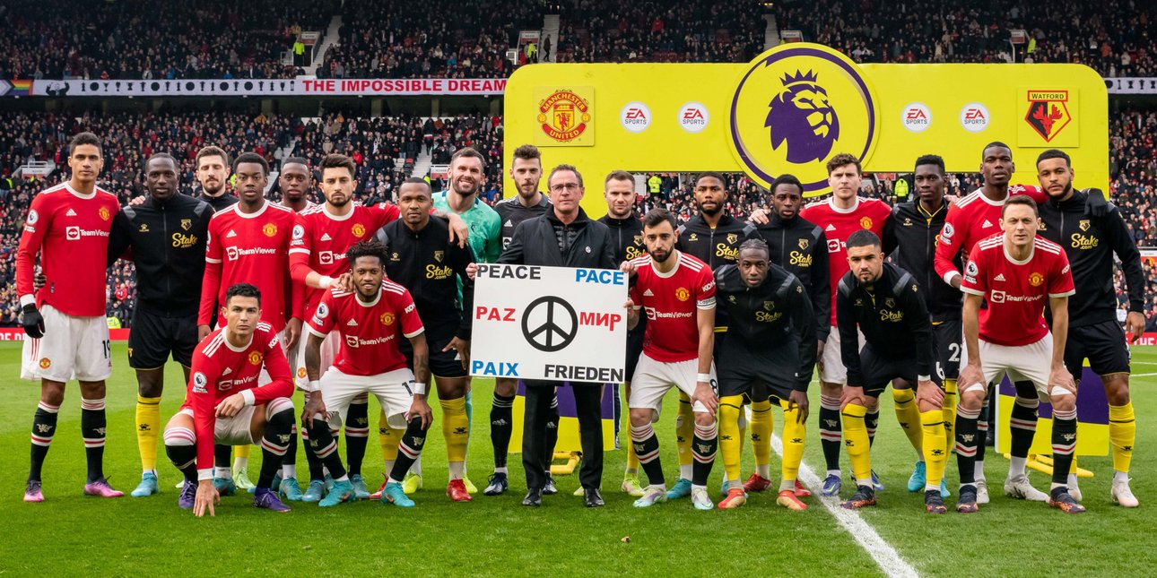 Manchester United and Watford support Ukraine