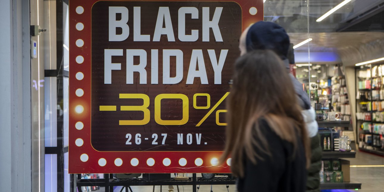 black friday στην αθήνα