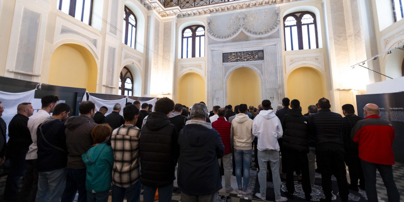 Προσευχή Μουσουλμάνων σε τζαμί της Θεσσαλονίκης