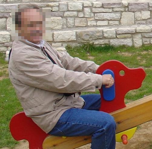 Σοκ από τη δράση του καθηγητή που κατέγραφε τις μαθήτριές του με κάμερες -Πώς αποκαλύφθηκε | iefimerida.gr 0