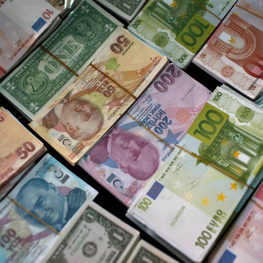 Δραματική είναι η διολίσθηση της λίρας τους τελευταίους μήνες/Φωτογραφία: Pixabay
