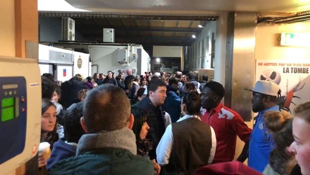 Συναγερμός στη Disneyland στο Παρίσι -Εντολή για lockdown | iefimerida.gr 2