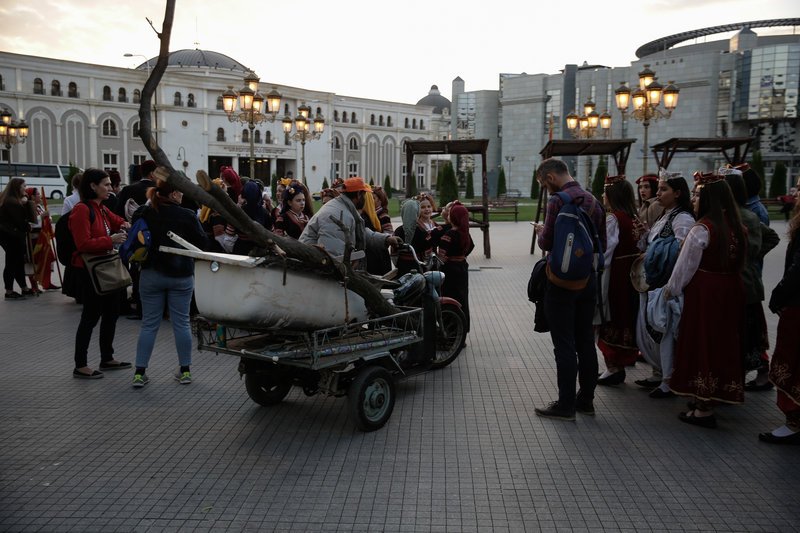 Δημοψήφισμα σχετικά με τη συμφωνία για την επίλυση του ζητήματος της ονομασίας , που υπογράφηκε στις 17 Ιουνίου, στις Πρέσπες, διεξάγεται αύριο στην ΠΓΔΜ.