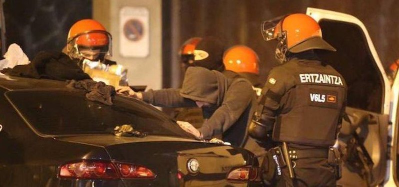 Επεισόδια στο Μπιλμπάο με οπαδούς του ΑΠΟΕΛ - Ενας ελαφρά τραυματίας στο νοσοκομείο | iefimerida.gr 0