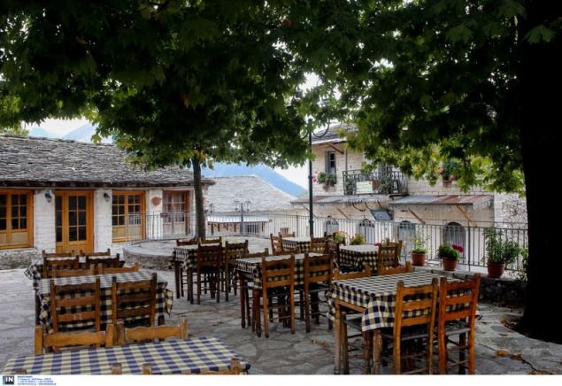Παραδοσιακό ταβερνάκι στους Καλαρρύτες