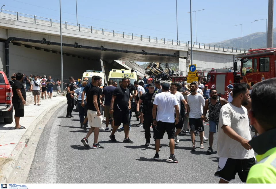 Τραγωδία στην Περιμετρική της Πάτρας από την κατάρρευση τμήματος γέφυρας -Νεκροί, τραυματίες και εγκλωβισμένοι 