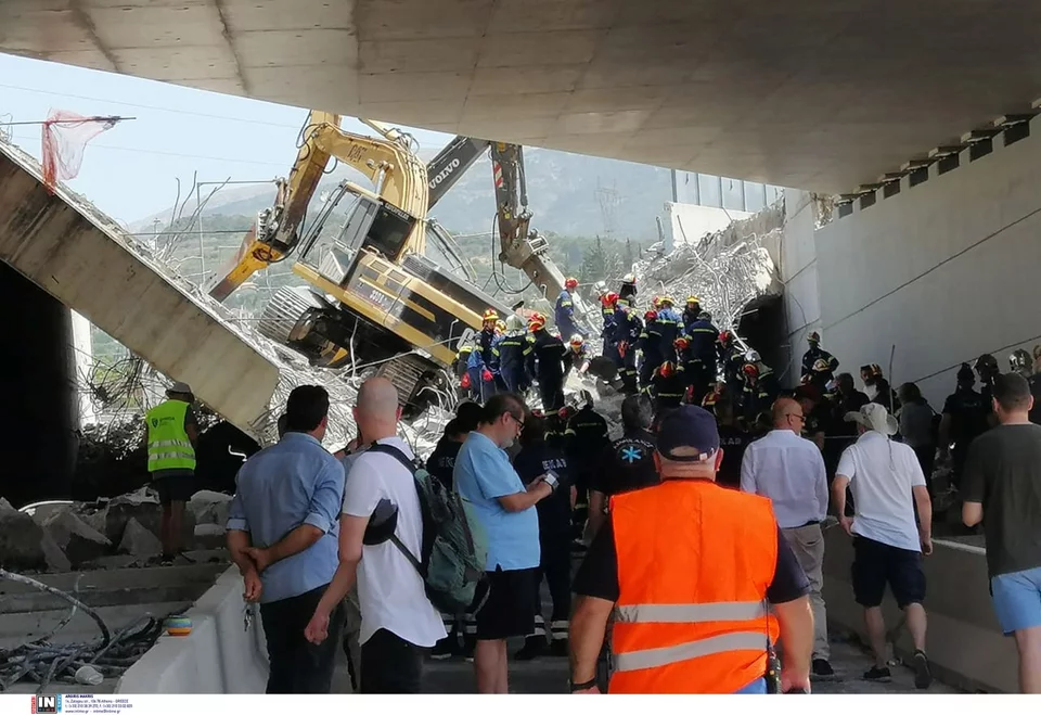 Πάτρα: Κατέρρευσε τμήμα γέφυρας στην περιμετρική της πόλης -Τολάχιστον ένας νεκρός και 12 τραυματίες ο τραγικός απολογισμός