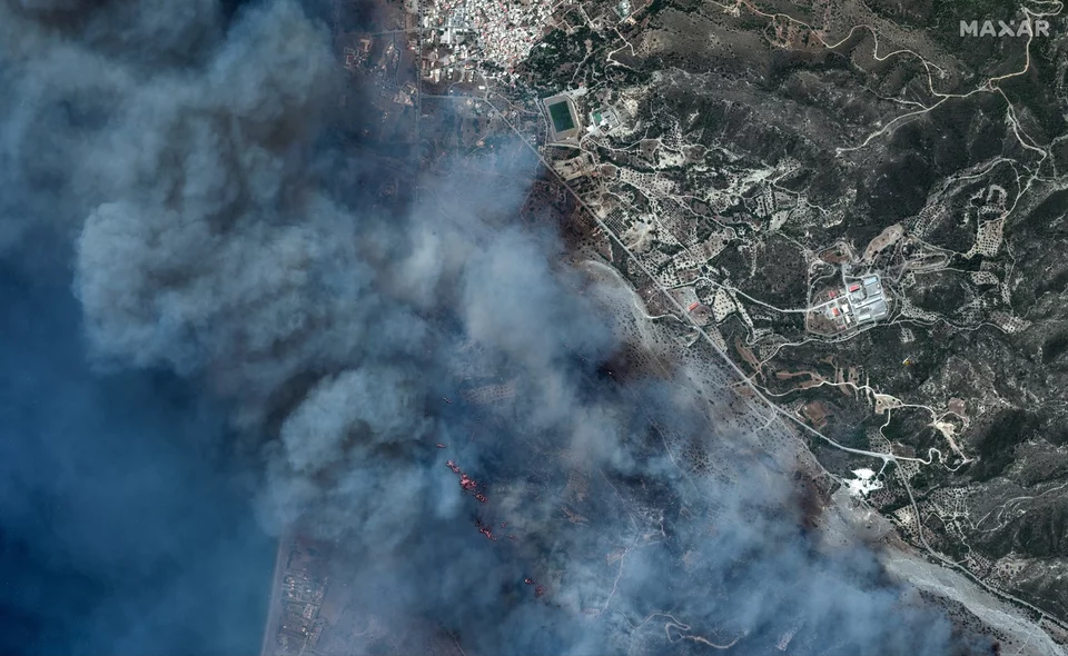 Δορυφορική εικόνα της φωτιάς κοντά στο Γεννάδι