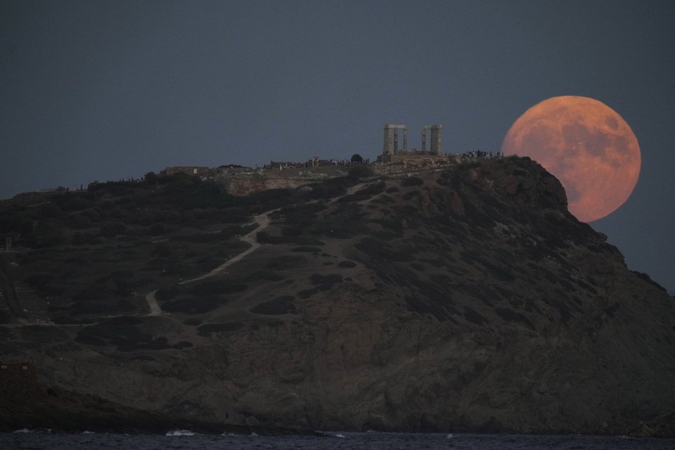 Φωτογραφία: AP Photo/Thanassis Stavrakis