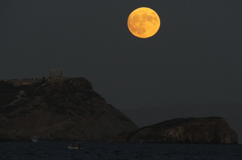 Φωτογραφία: AP Photo/Thanassis Stavrakis