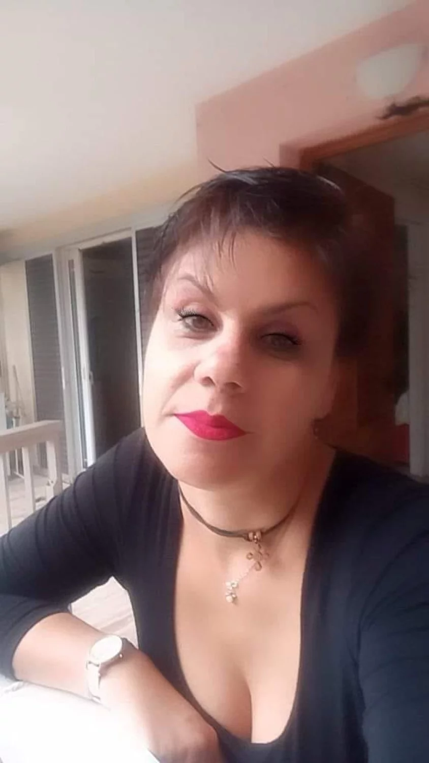 Η 43χρονη Γεωργία, θύμα γυναικοκτονίας στη Σαλαμίνα 
