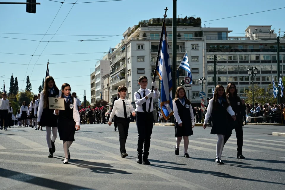 Με τη μαθητική παρέλαση στο κέντρο της πρωτεύουσας, ολοκληρώθηκαν στην Αθήνα οι εκδηλώσεις μνήμης για την επέτειο της 28ης Οκτωβρίου