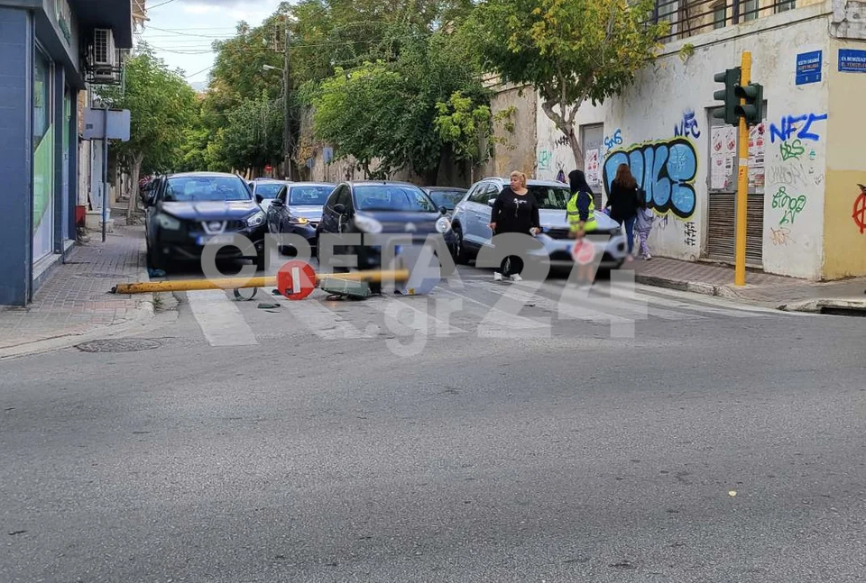 Πτώση φαναριού σε σχολική διάβαση στα Χανιά / creta24.gr