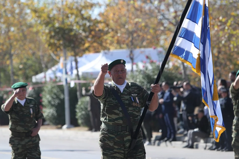 στρατιωτική παρέλαση