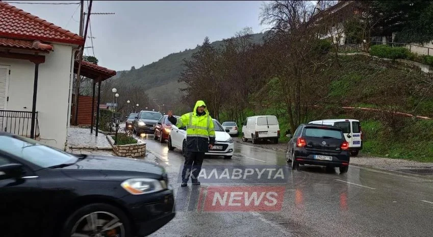 Χιλιάδες οχήματα κατευθύνονται στα Καλάβρυτα / kalavrytanews.gr