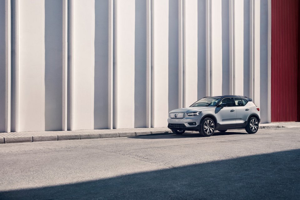 H Volvo αποκαλύπτει το ηλεκτρικό XC40