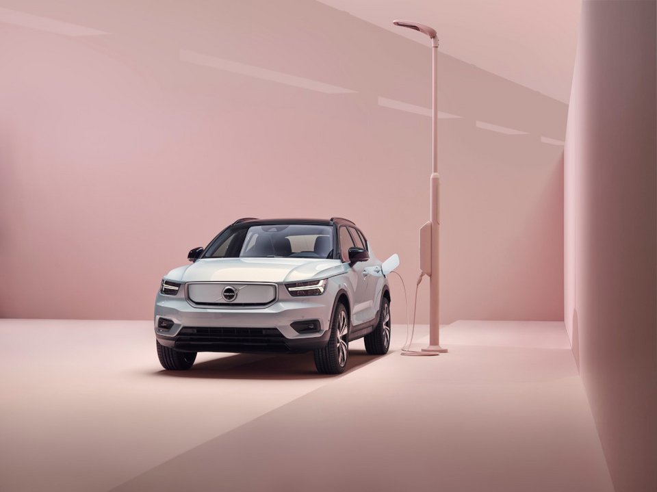 H Volvo αποκαλύπτει το ηλεκτρικό XC40
