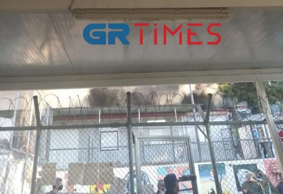 Σημειώνονται εκρηξεις στην κουζίνα του ΚΥΤ