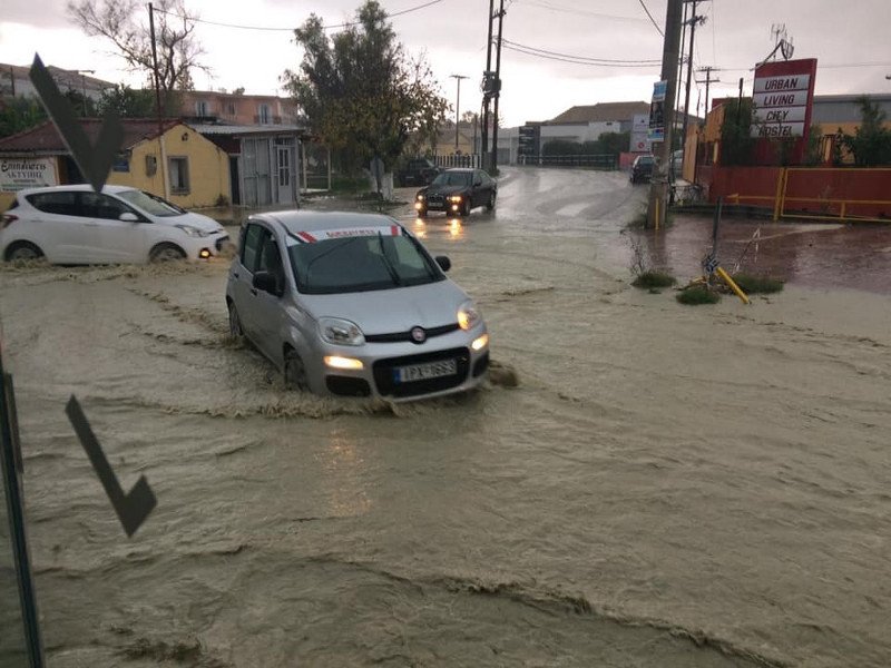 Ποτάμια οι δρόμοι στη Ζάκυνθο