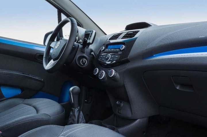 Chevrolet spark панель