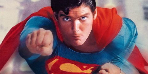 Ρεκόρ! Σχεδόν 200.000 δολ για την πρώτη κάπα του Superman ...