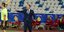 Ο Τζον Φαν'τ Σιπ δίνει οδηγίες στο ματς με το Κόσοβο