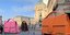 Jacquemus: Τσάντες του οίκου σε ρόδες, «κυκλοφορούν» στο Παρίσι