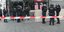 Αστυνομικοί στο Παρίσι, έξω από τον σταθμό προαστιακού που πυροβολήθηκε η 38χρονη γυναίκα