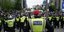 Βρετανία: Αστυνομικοί επιβλέπουν συγκέντρωση
